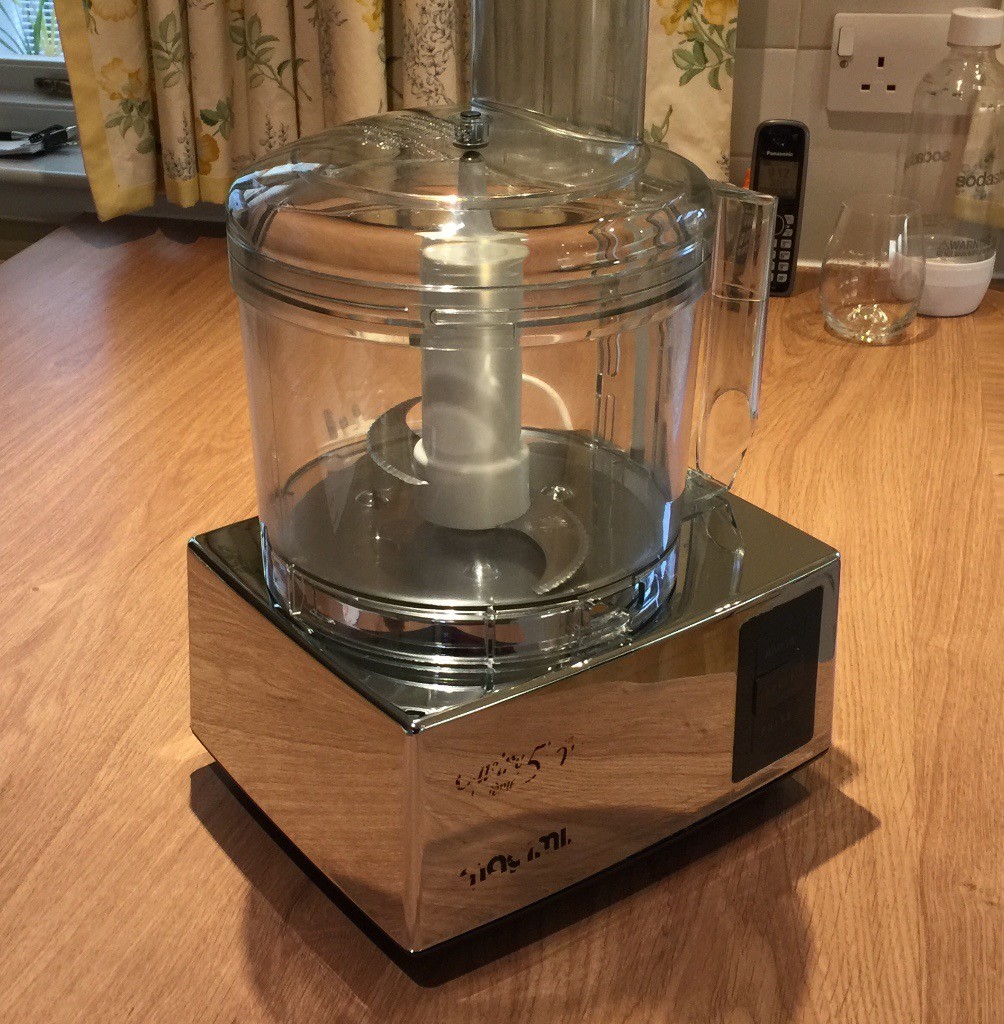 Magimix food processor 5100 in very good condition. in Blairgowrie