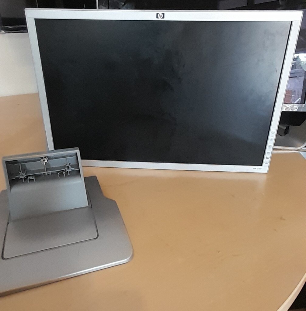 Hp widescreen HP W19 (faulty) | in 