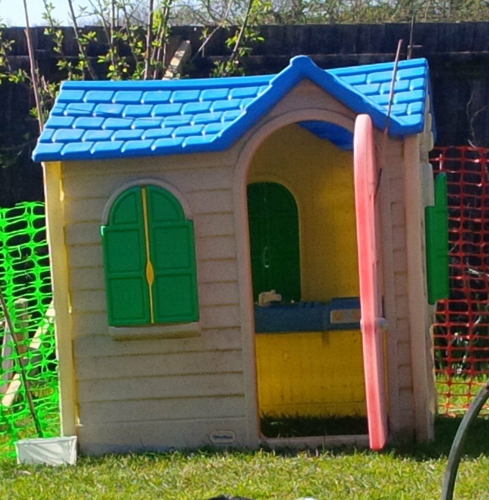 second hand little tikes playhouse