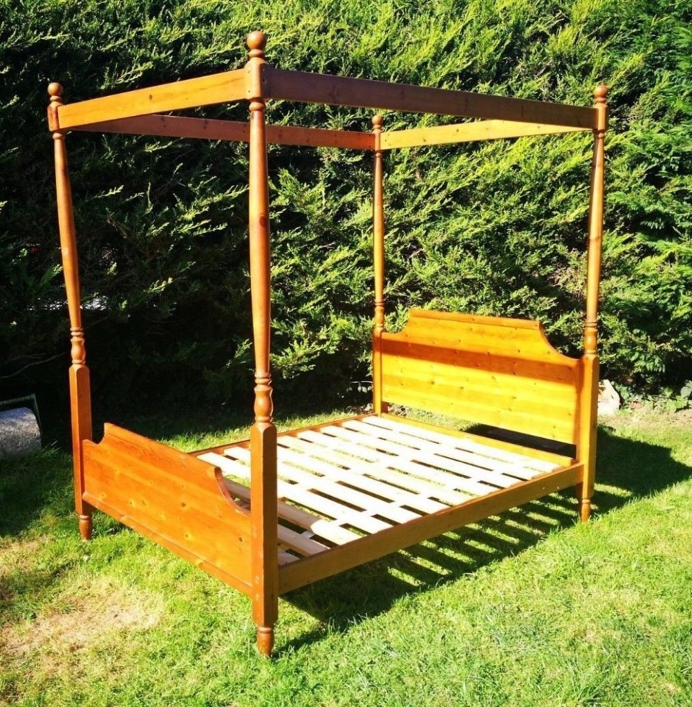 Devonshire Solid Pine four poster double bed frame 4' 6" 4 in