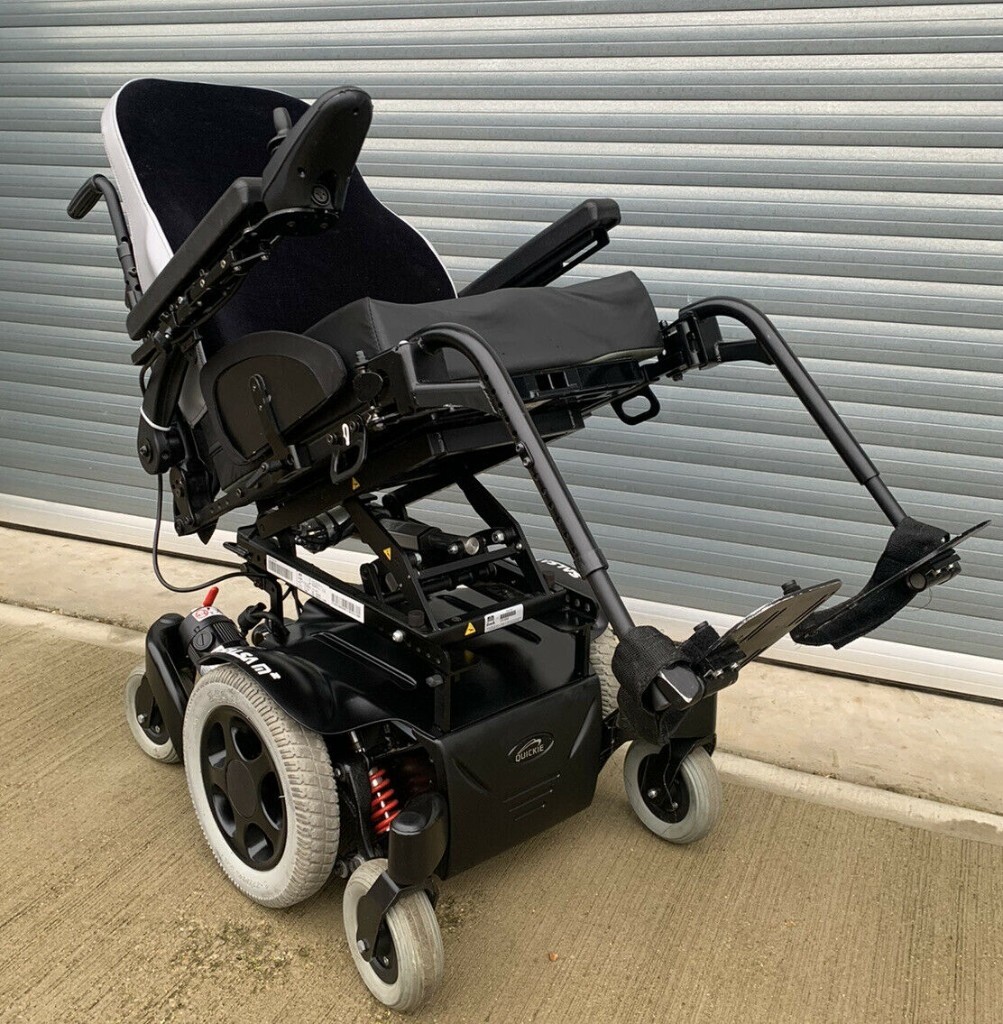 QUICKIE SALSA M2 ELECTRIC WHEELCHAIR WITH LIFT NEW BATTERIES in