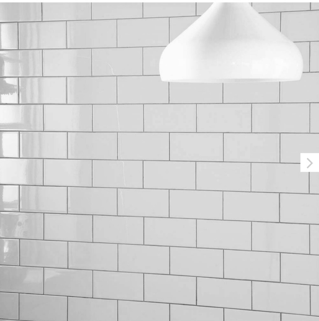 Metro Flat Wall Tiles Gloss White 20 x 10cm in Reading, Berkshire