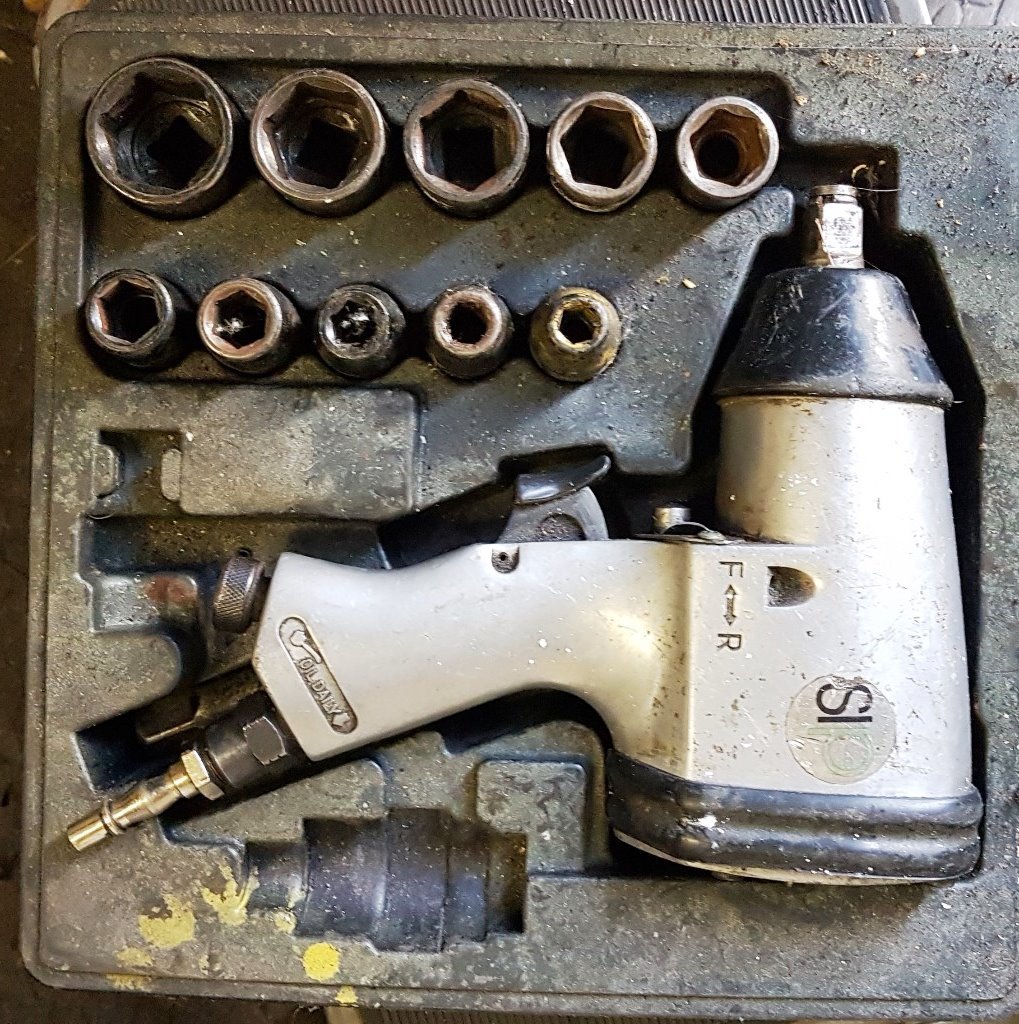 SIP 1/2" DR DRIVE AIR IMPACT WRENCH GUN WITH SOCKETS COMPRESSOR TOOL