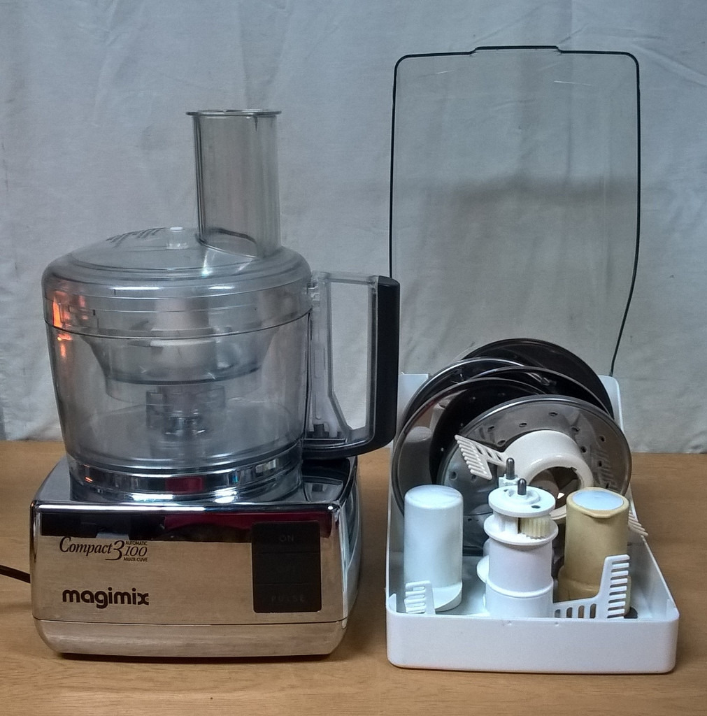 QUALITY MAGIMIX COMPACT 3100 KITCHEN FOOD PROCESSOR WITH ACCESSORIES