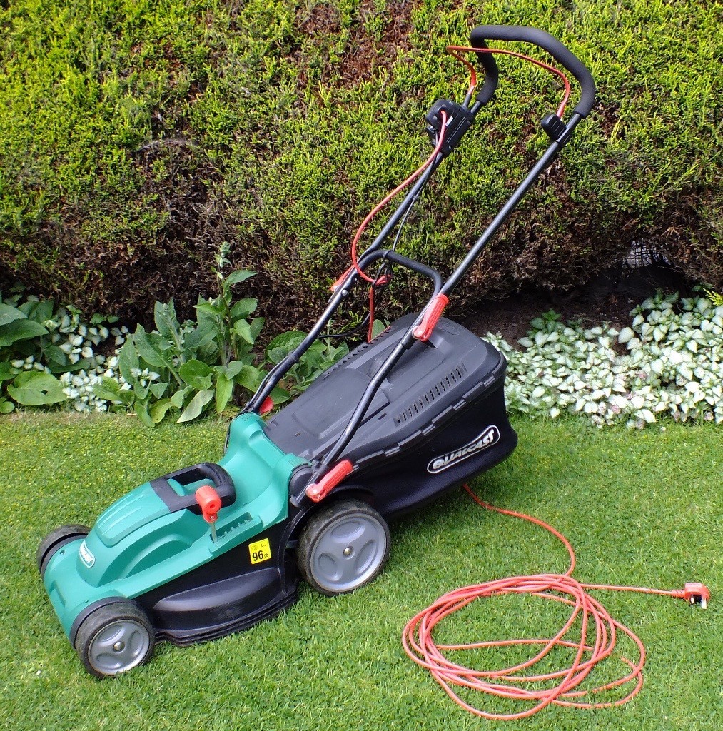 Qualcast W Electric Lawnmower Review Lawn Mower Wizard Hot Sex Picture