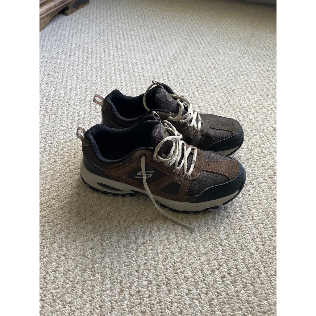 Skechers trainers size 8 | in Poole 