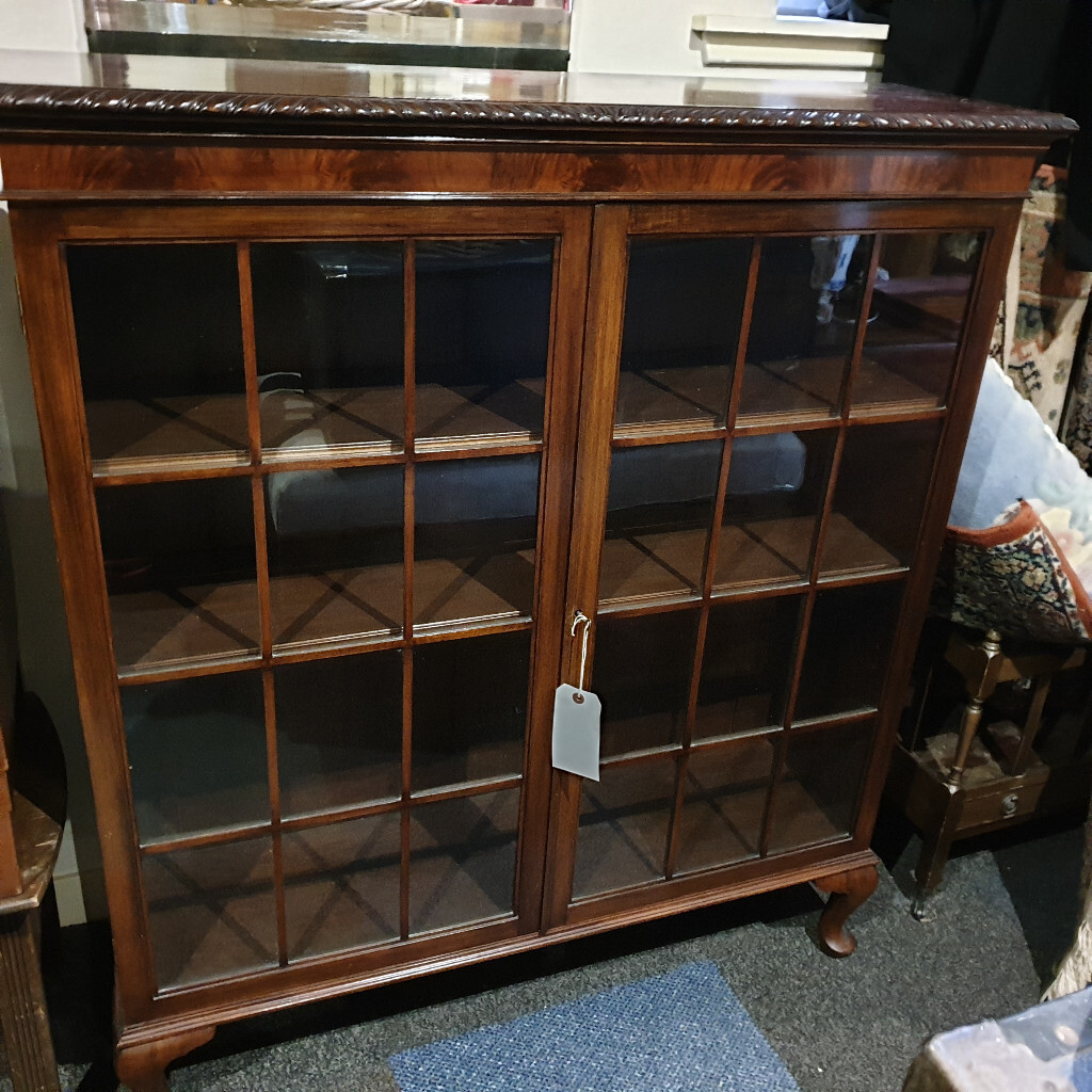 Lovely Vintage Lockable Mahogany Two Glazed Door Bookcase/ Display