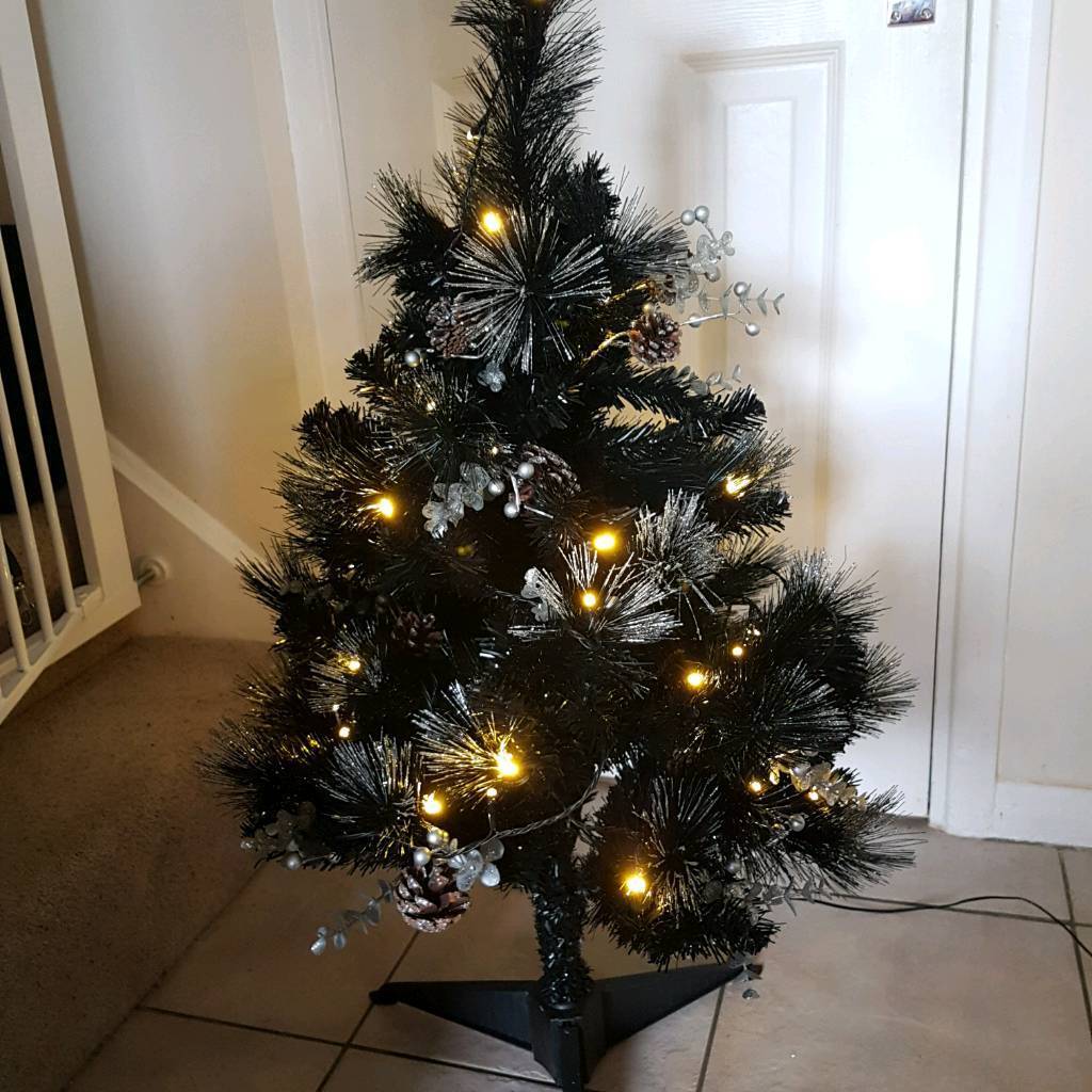 Topiary black pre lit 3ft Xmas tree in Sheffield South 