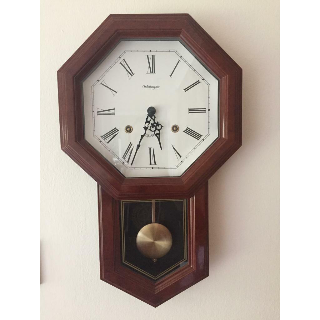 Quartz pendulum clock excellent condition in Hamilton, South