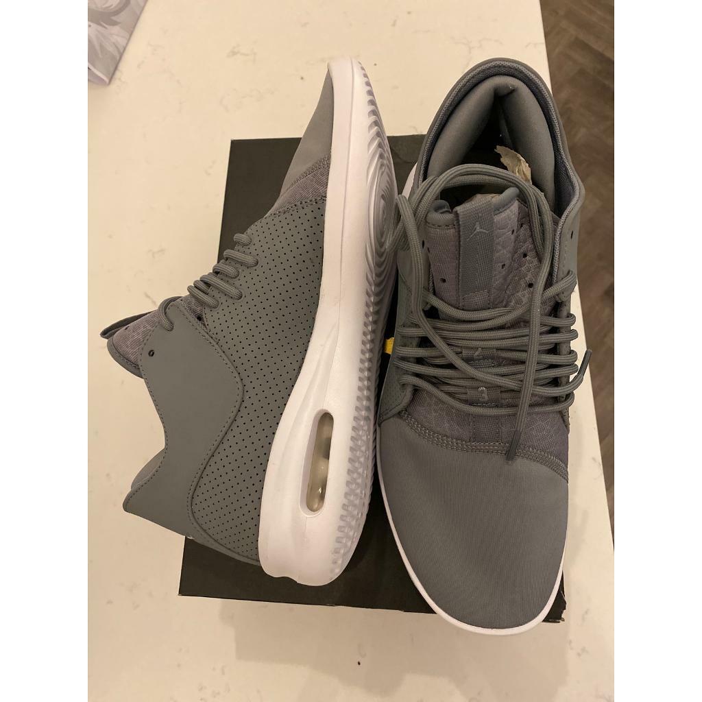 grey jordan trainers