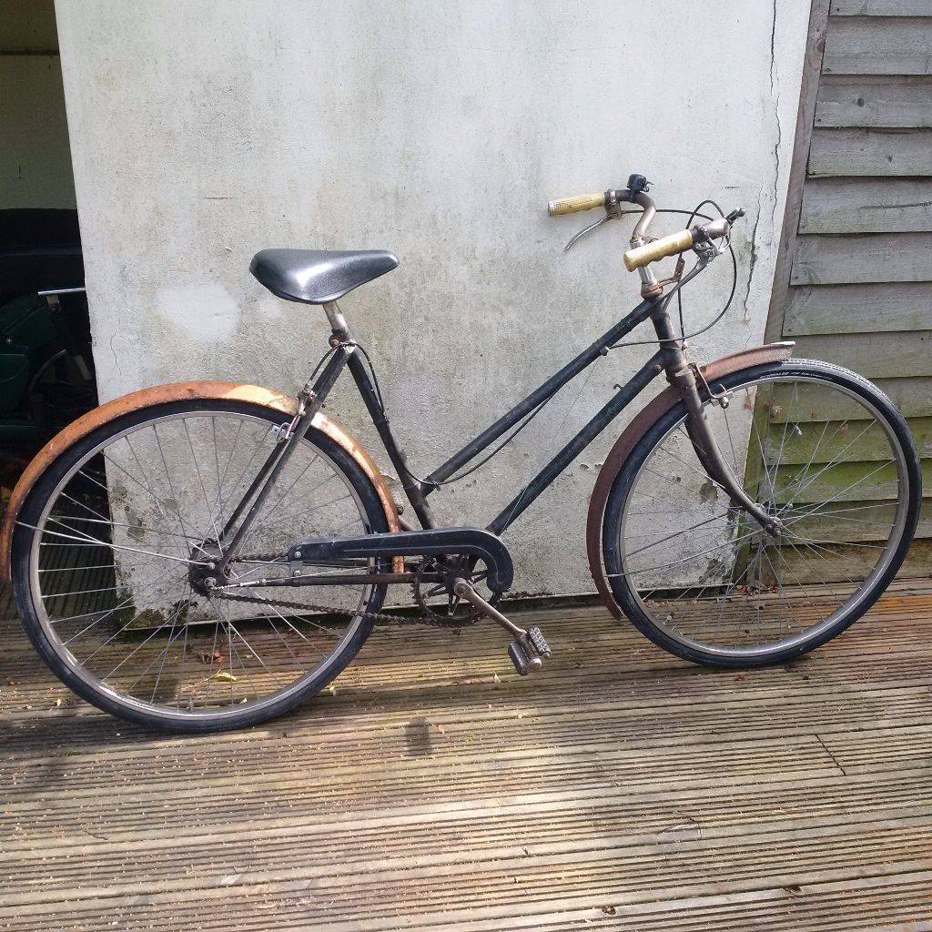 Vintage Classic 3 speed ladies bicycle Town bike in Headington