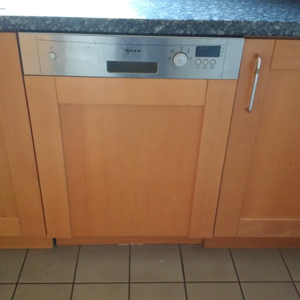 NEFF semiintegrated full size dishwasher in excellent condition can