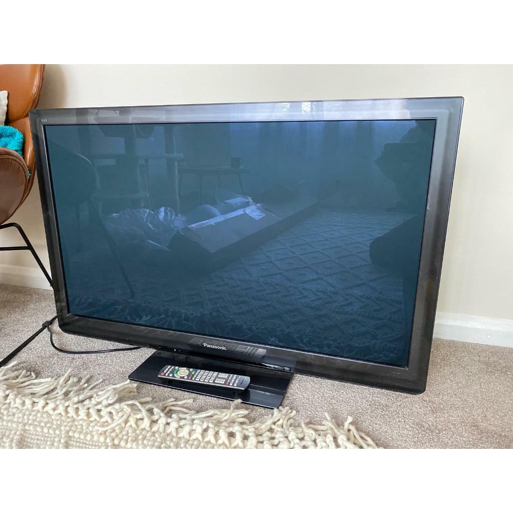 Panasonic Viera 42 inch TV FULL HD, with remote. in Felixstowe