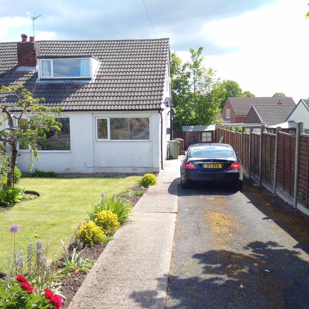 Lovely 3 bed dormer bungalow to let in quiet location in Ossett in