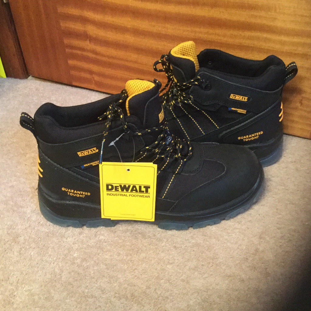 Dewalt nickel waterproof safety boots size 10 new and unworn | in Blantyre, Glasgow | Gumtree