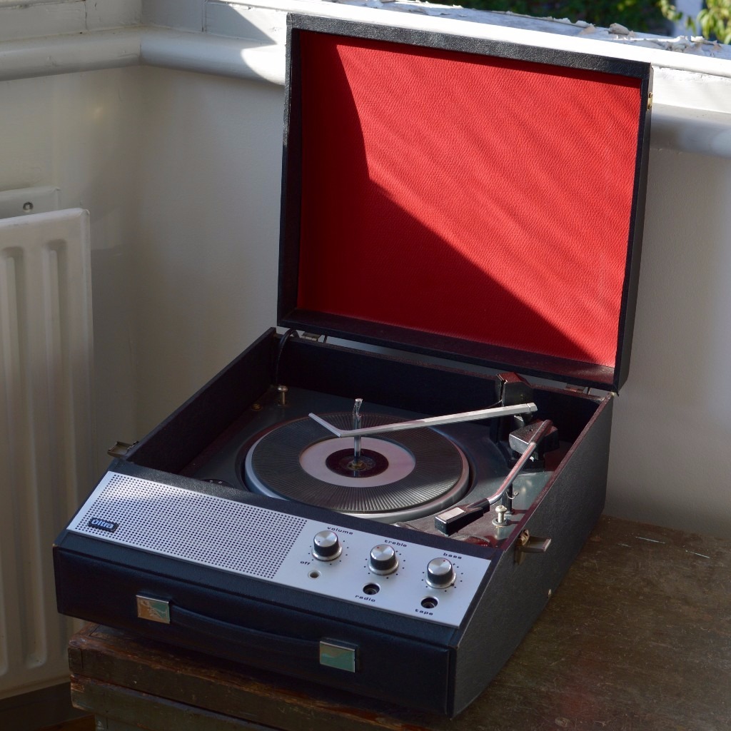 Ultra vintage portable record player great condition in Hackney