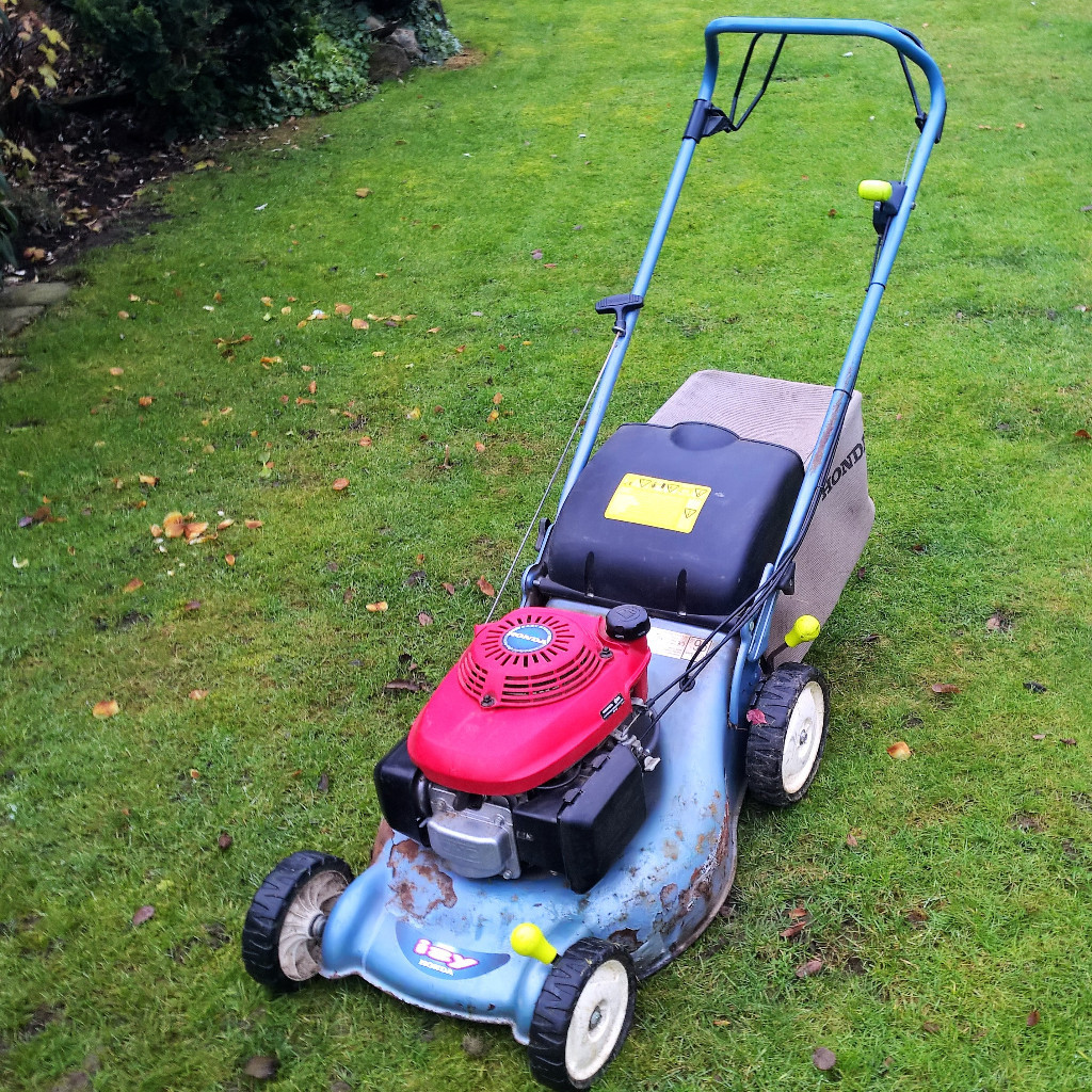 HONDA IZY HRG 465 SD LAWNMOWER selfpropelled, petrolengined, 18