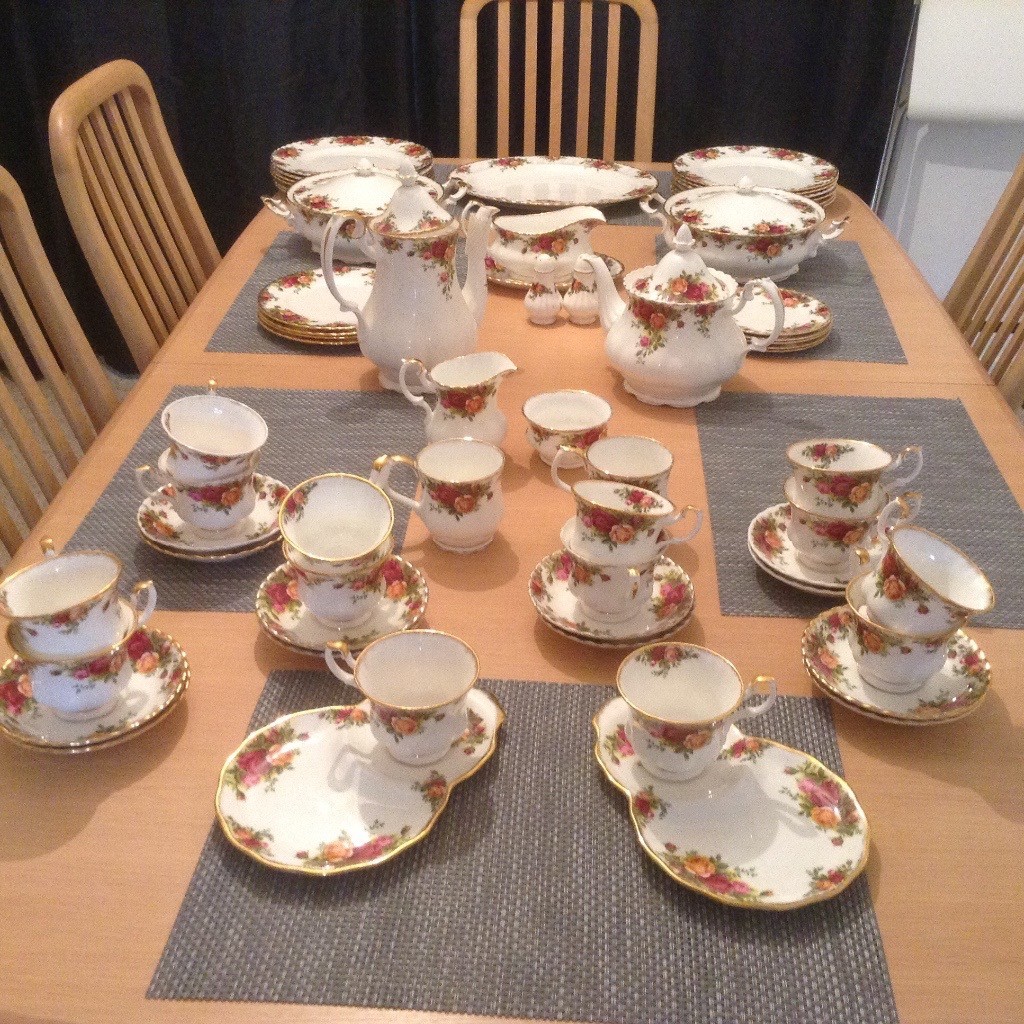 66 piece Dinner/Tea set Royal Albert in Orpington, London Gumtree