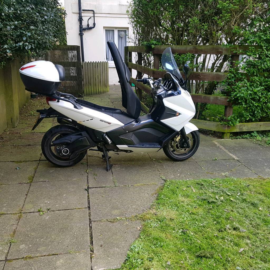 Gilera gp 800 gilera tmax honda Yamaha zip beverley Bmw