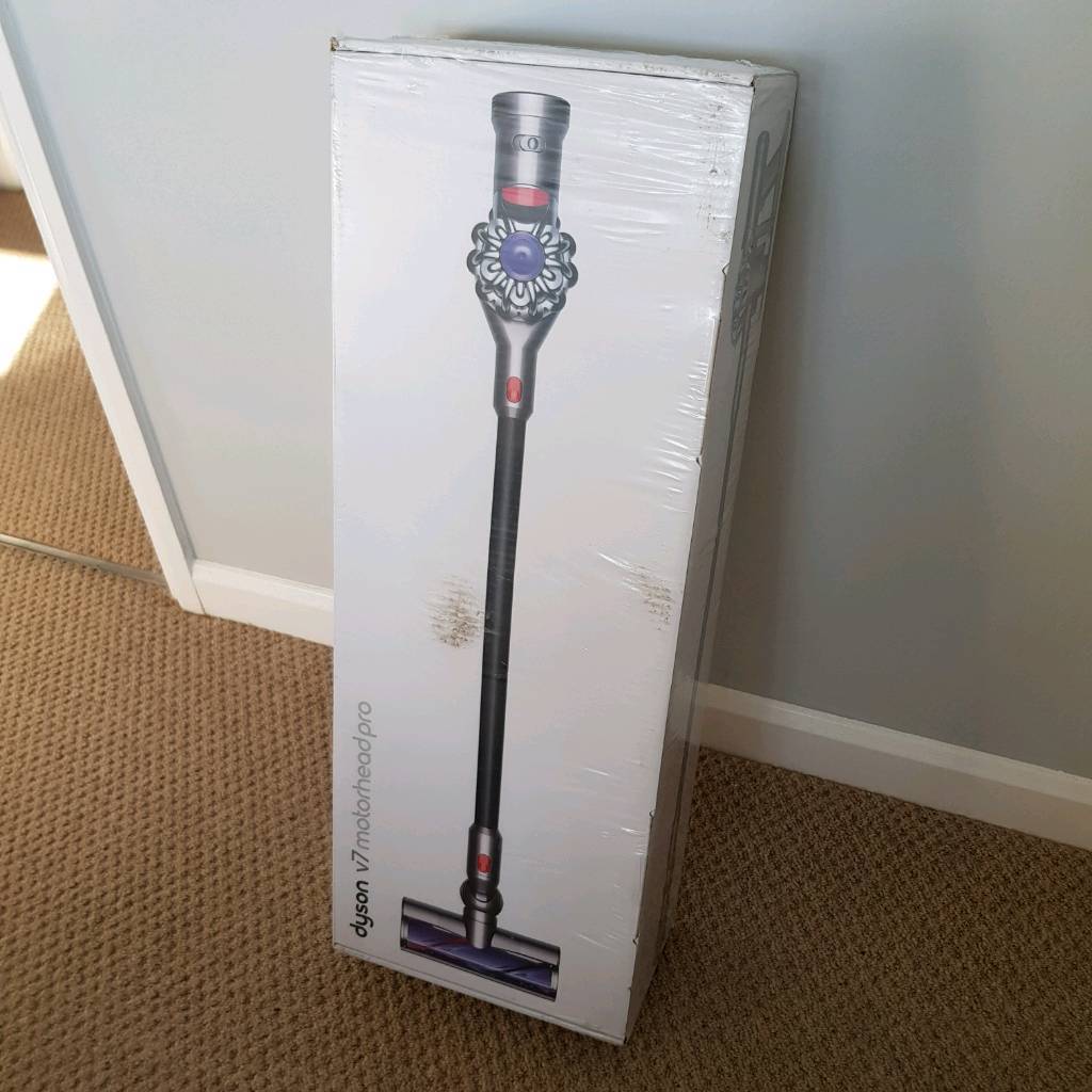 dyson v7 box