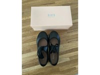 BLOCH -Girl’s Black Tap shoes sz 11.5 -worn once!!
