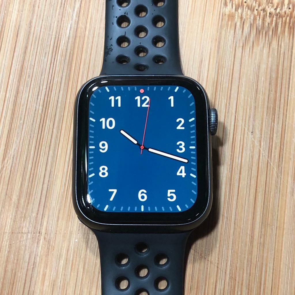 Apple Watch series 4 space gray aluminium GPS 44mm | in Coatbridge