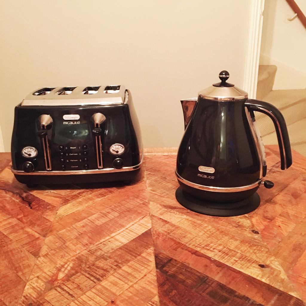 De’Longhi Black Kettle & Toaster Set in Leicester, Leicestershire