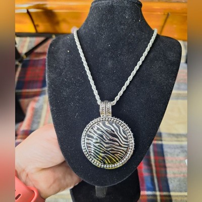 PREMIER DESIGNS ZEBRA PRINT SAFARI PENDANT NECKLACE