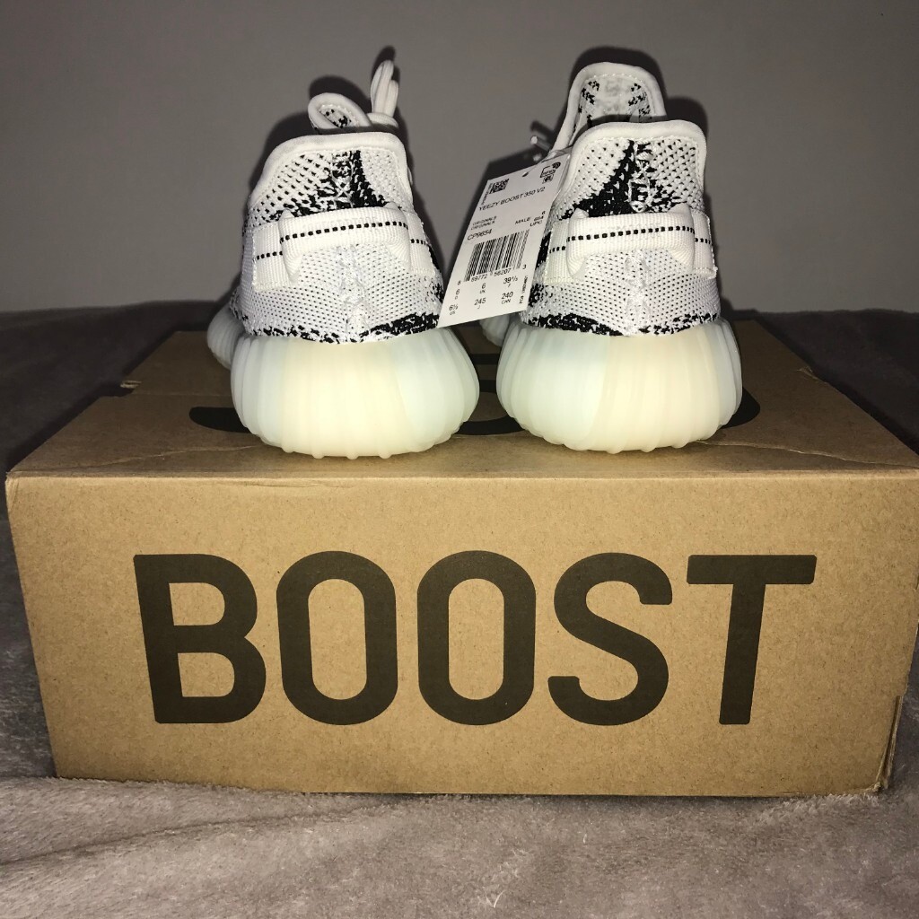 adidas yeezy zebra size 12