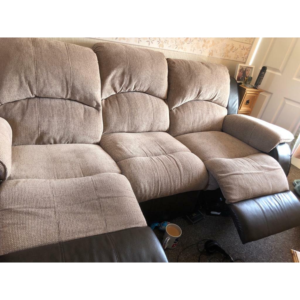 Recliner Three seater settee in Southport, Merseyside Gumtree