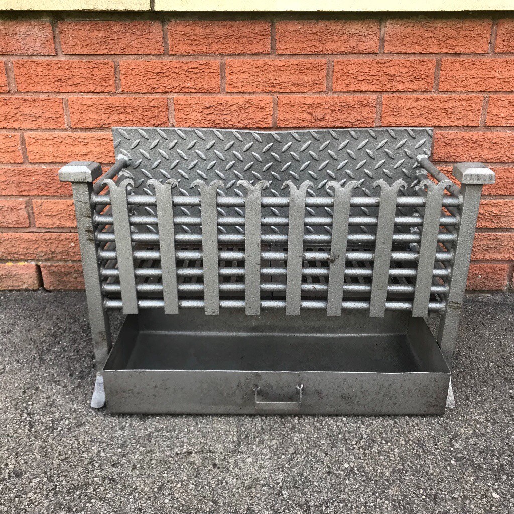 Cast Iron Fireplace Basket Grate / Vintage Retro Fire Place Wood Burner