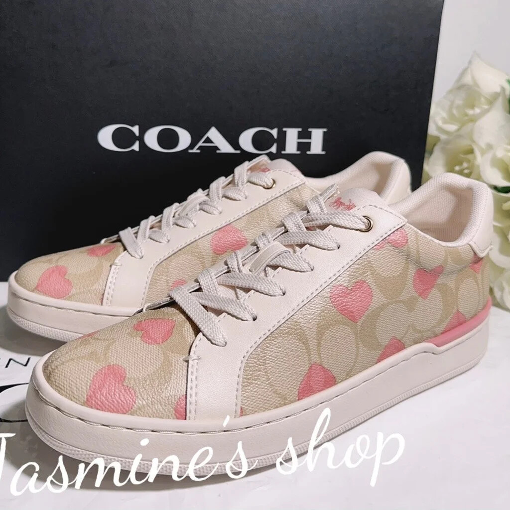 Pre-owned Coach Clip Low Top Sneaker In Signature Canvas With Hearts Cp871 In Multicolor