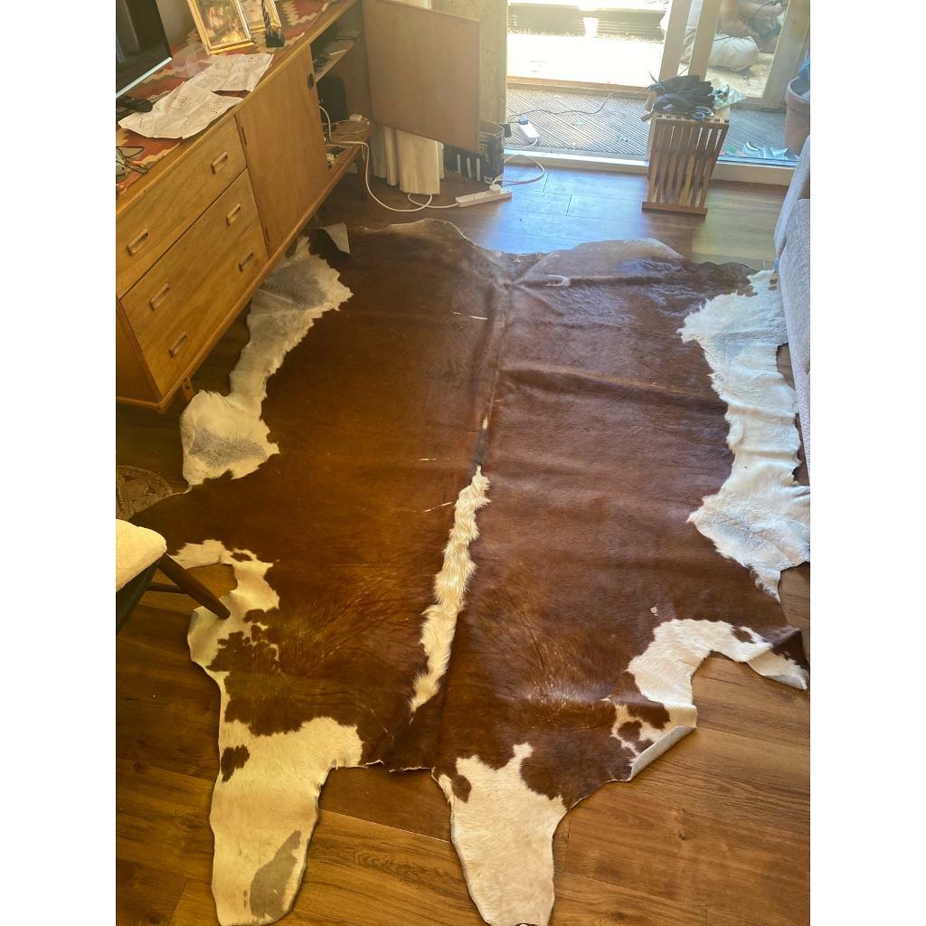 Australian Cowhide Rug very large! 2.6m x 2.15m (8ft6in x 7ft) in
