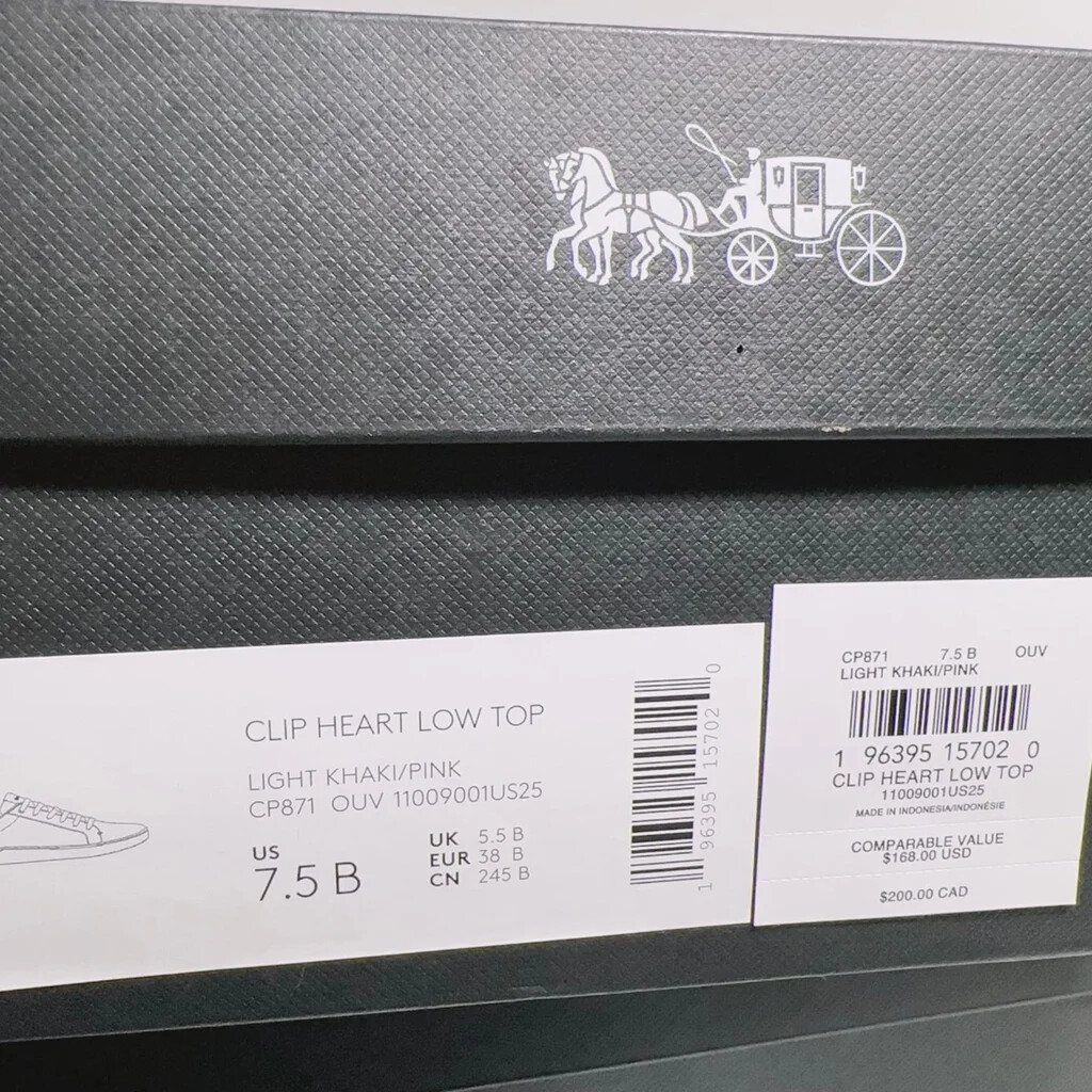 Pre-owned Coach Clip Low Top Sneaker In Signature Canvas With Hearts Cp871 In Multicolor