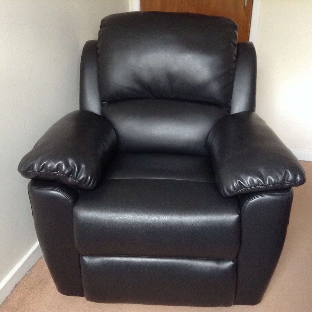 New and unused black leather recliner chair in Bonnybridge, Falkirk