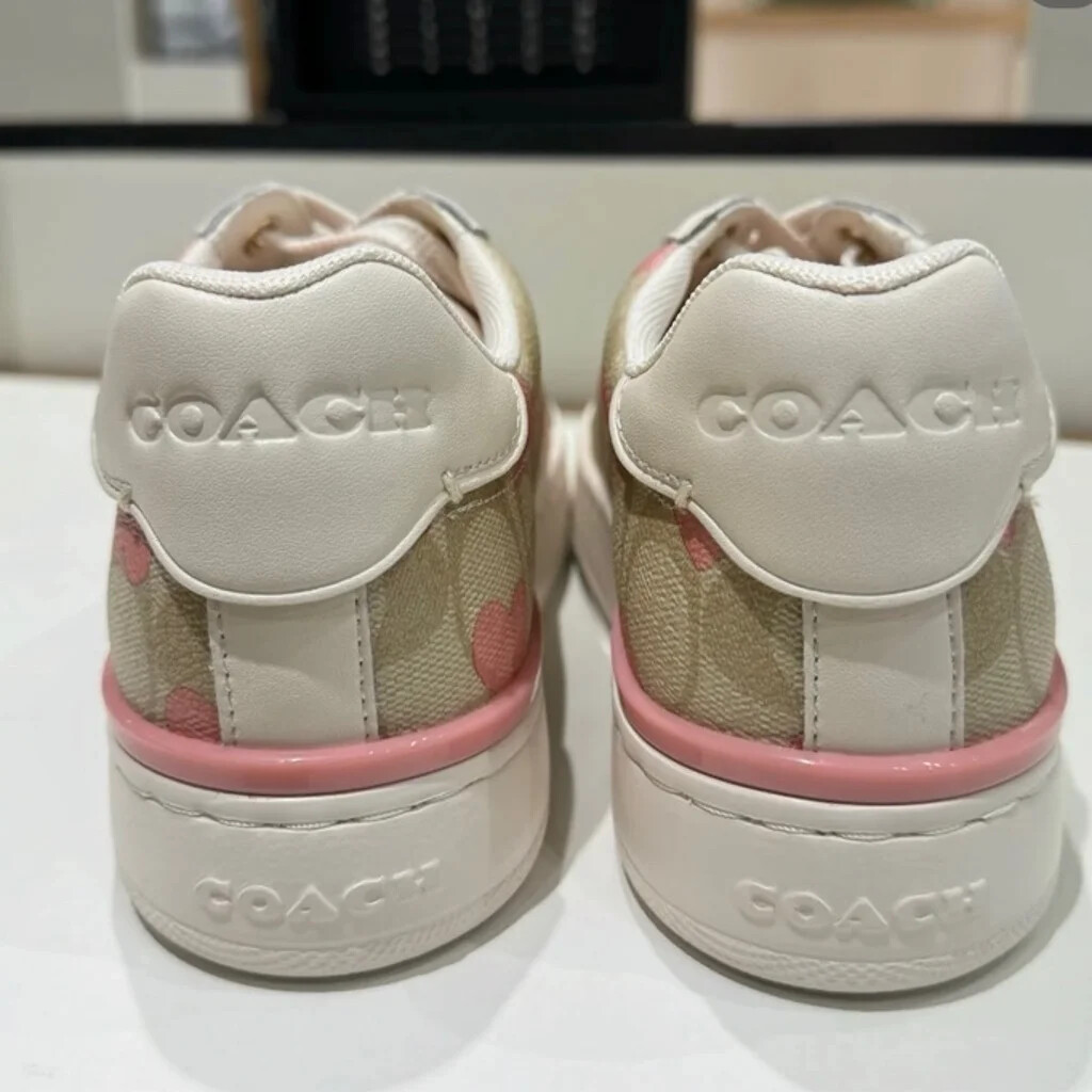 Pre-owned Coach Clip Low Top Sneaker In Signature Canvas With Hearts Cp871 In Multicolor
