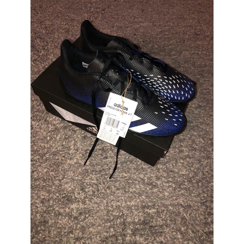 astroturf boots size 7