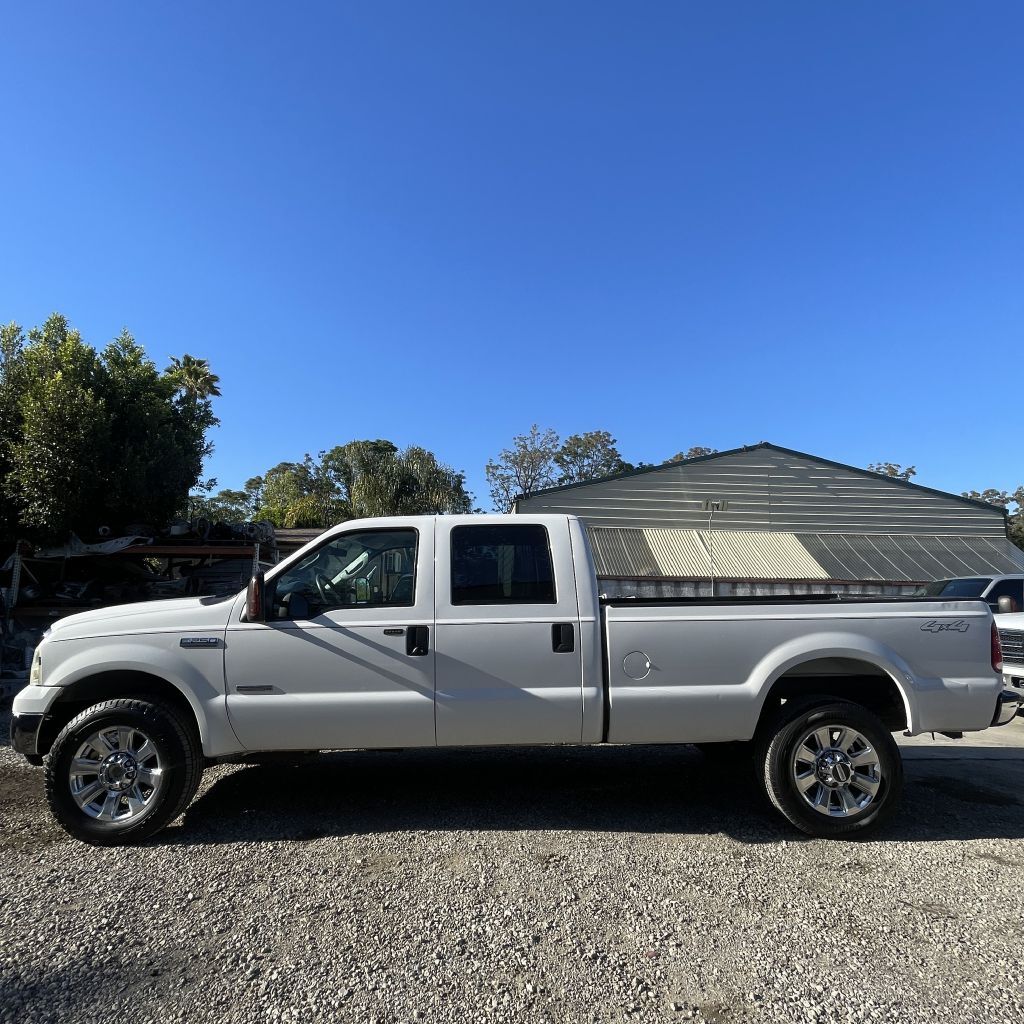 Owner 2005 FORD F250 DIESEL 6.0 LONG BED 4X4