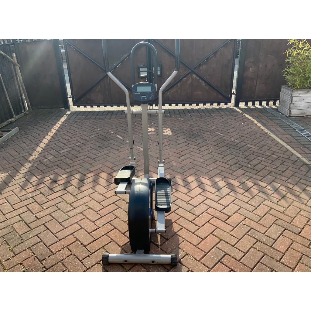 re2000 cross trainer