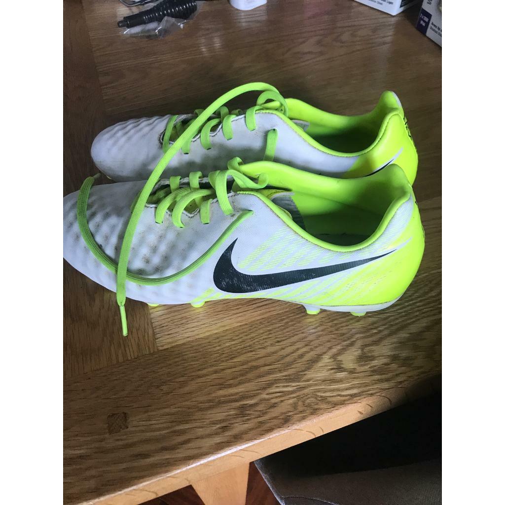 football boots size 6