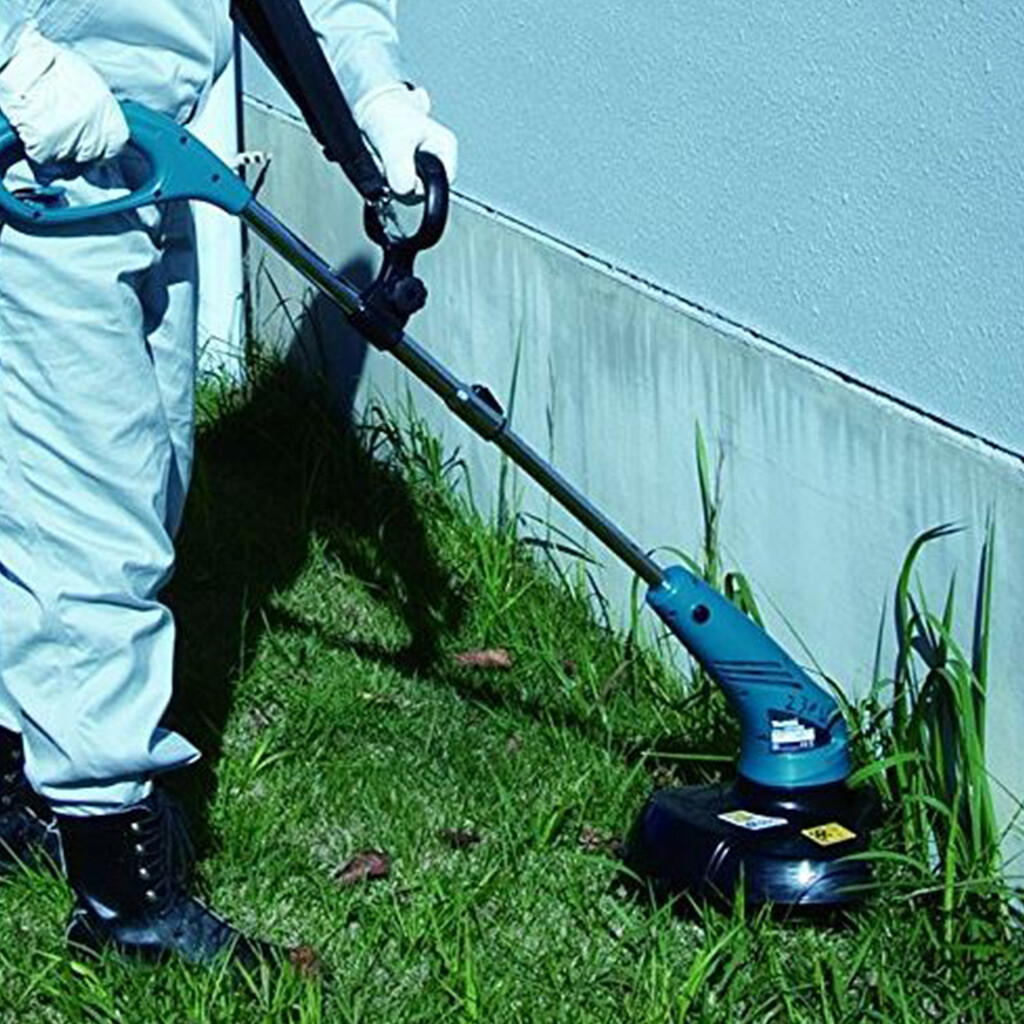 ur3000 makita grass trimmer