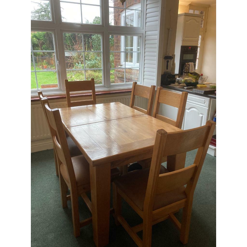 Solid oak dining table inc 6 chairs in Chandlers Ford, Hampshire
