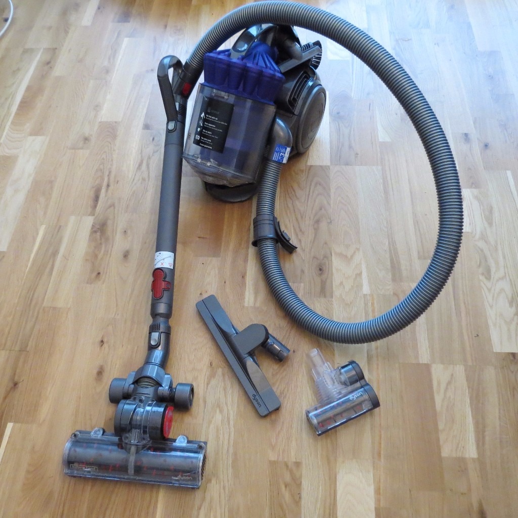 Dyson DC32 Animal Fullsize Bagless Cylinder Vacuum Cleaner Hoover