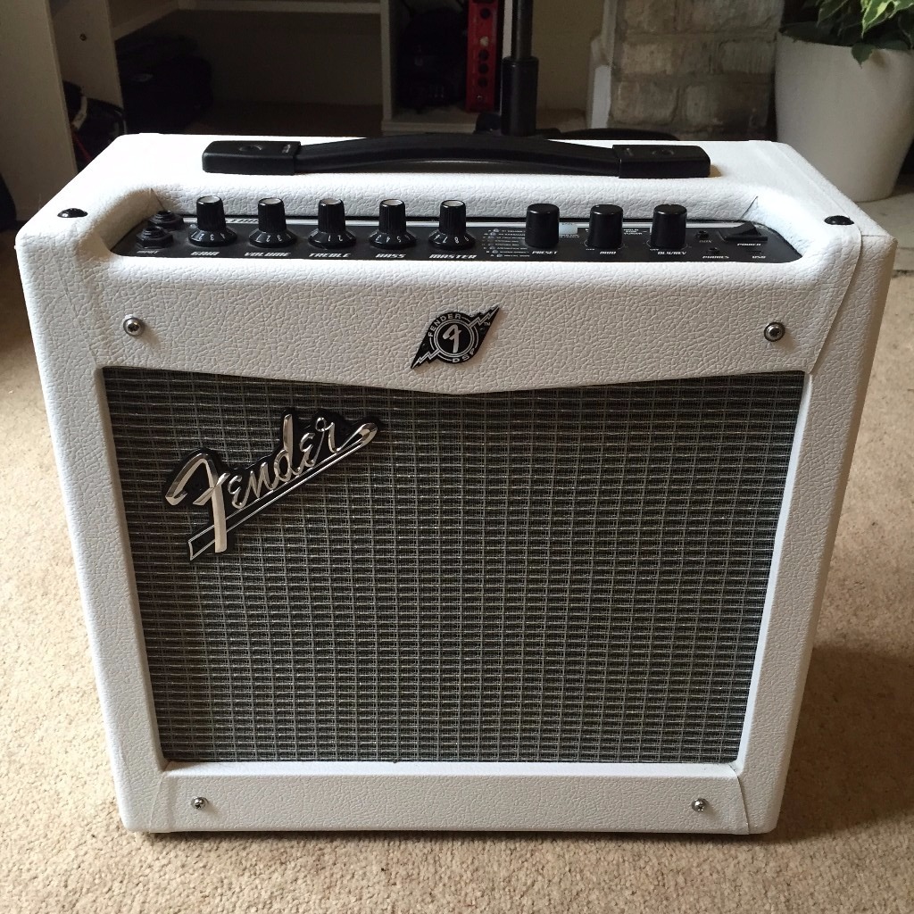 SOLD - Fender Mustang 1 (v2) - Limited Edition White Model | in Witney