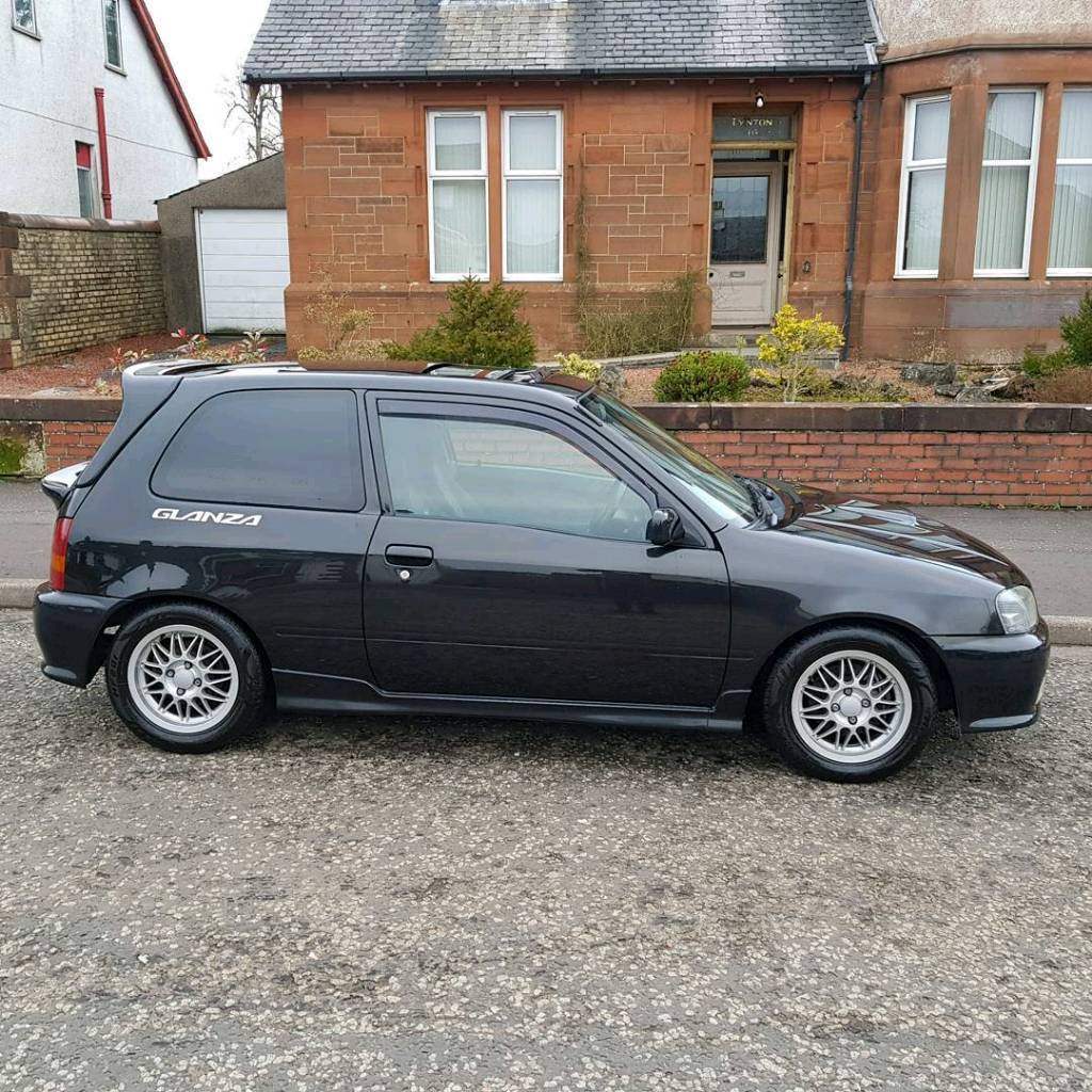 Toyota starlet glanza v
