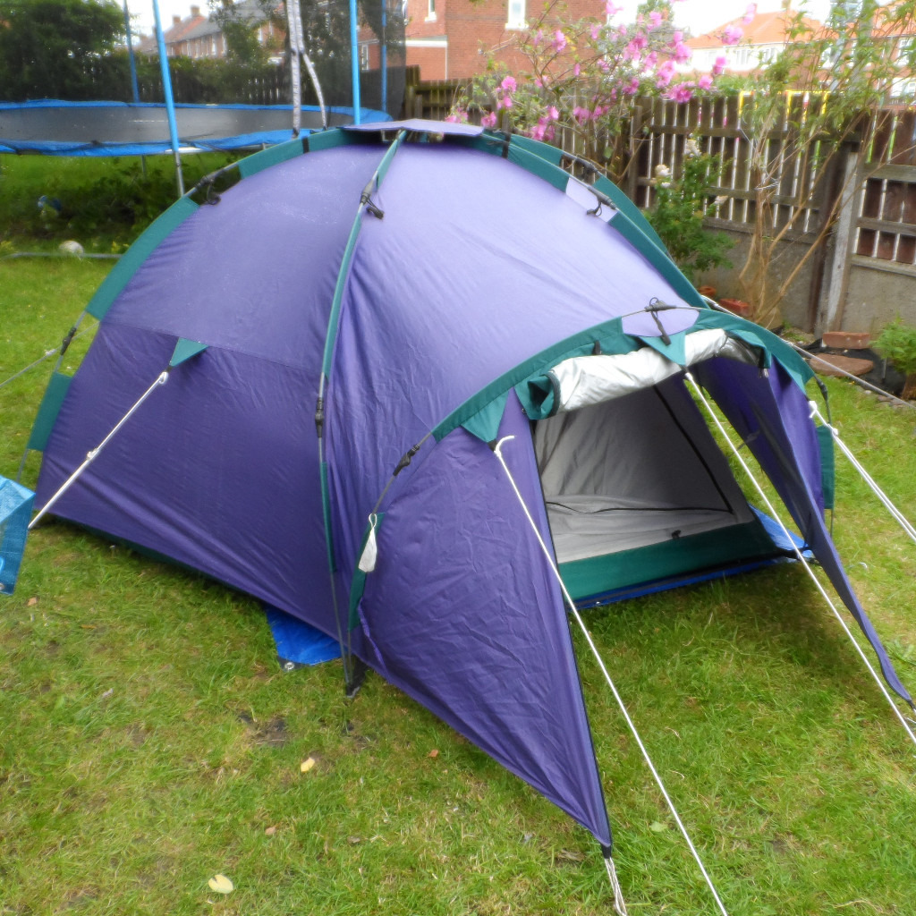 khyam quick erect dome igloo tent 3 persons (pop up) in Chester Le