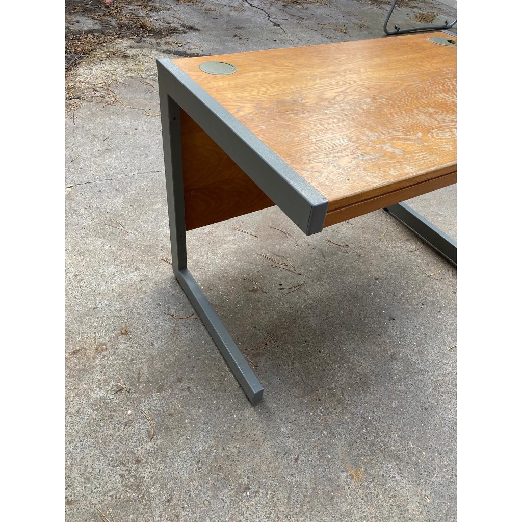 Solid desk (100cm wide, 62cm deep) in Clifton Village, Bristol Gumtree