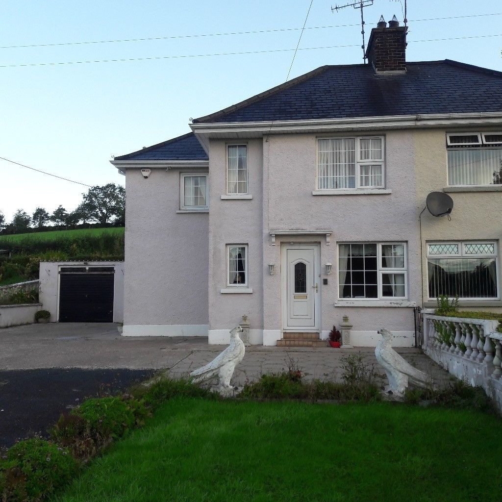 Three bedroom semidetached house to rent in the Cabragh area in