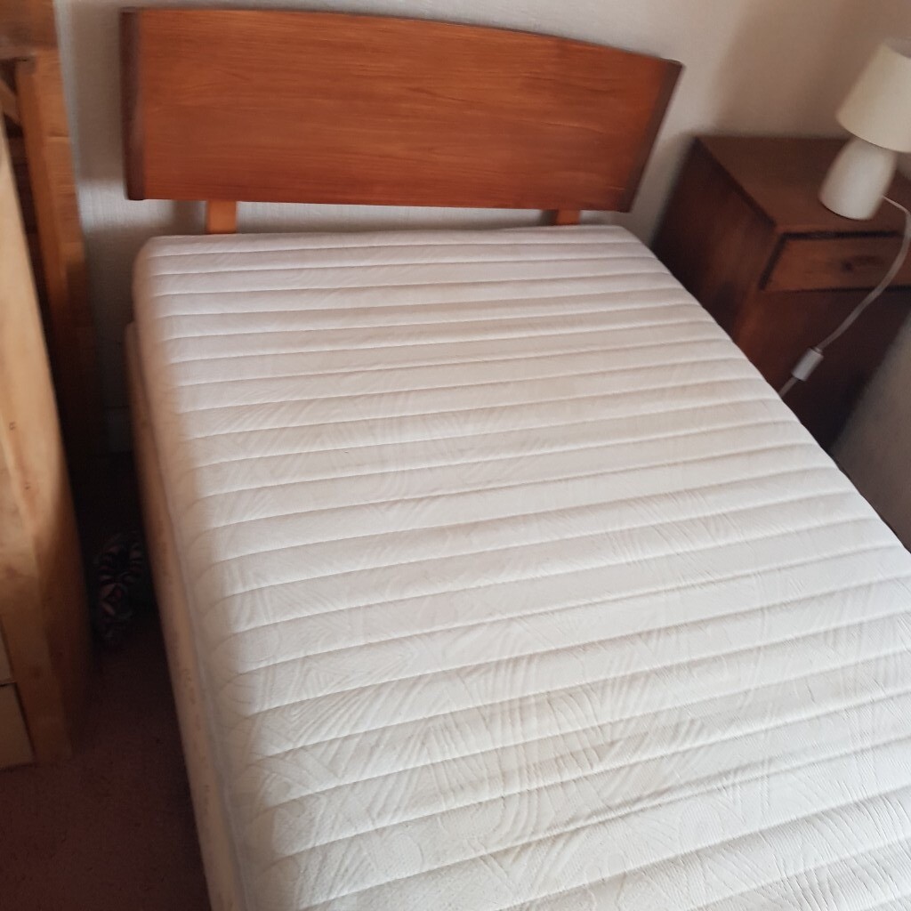 Adjustable single bed and memory foam mattress in Leicester