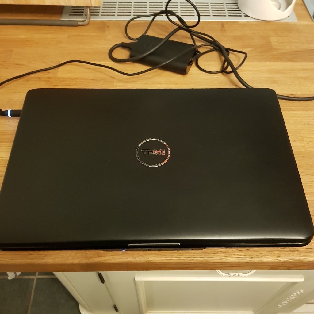 Dell Inspiron 1545 Laptop, 3gb Ram, 2ghz processor, ,230gb hard drive